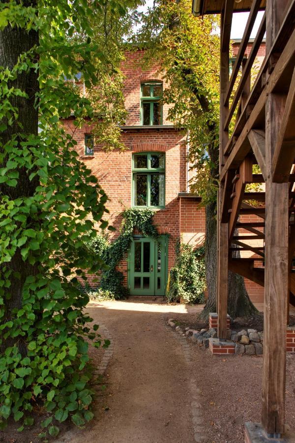 Gasthaus Und Pension "Zum Hauenden Schwein" Wörlitz 외부 사진